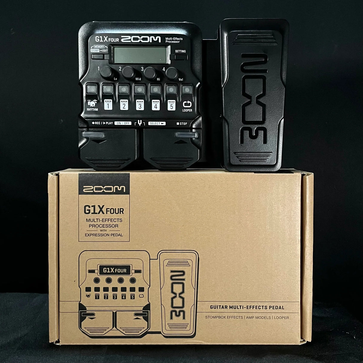PEDALIERA ZOOM G1X FOUR + alimentatore Zoom AD16 e cavo Jack