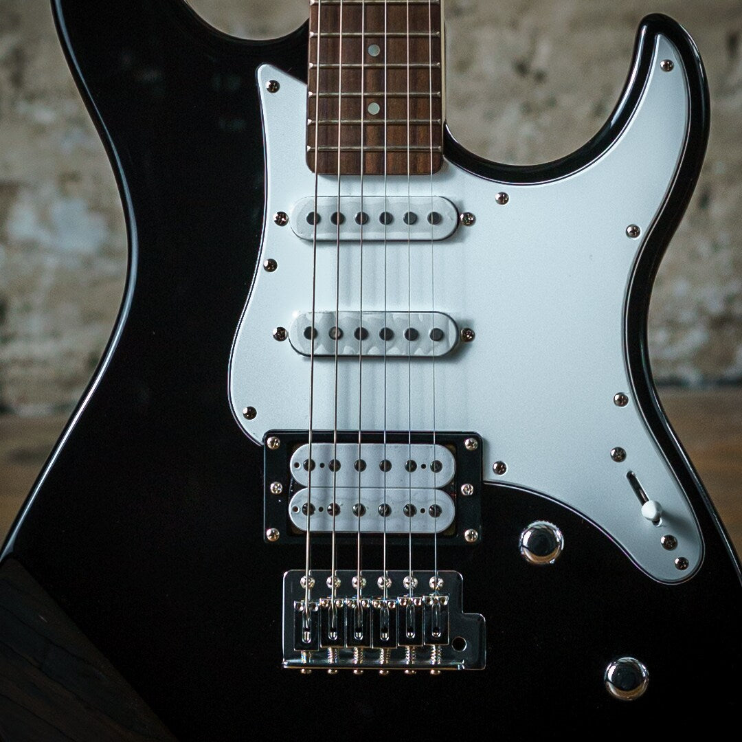 Yamaha Pacifica 112V chitarra elettrica Black