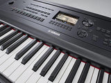 Yamaha DGX670 con supporto e pedaliera