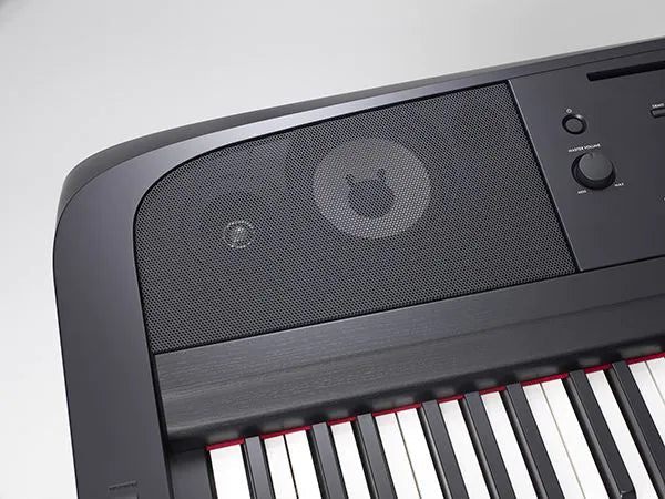 Yamaha DGX670 con supporto e pedaliera