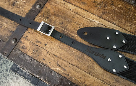 SCRIPTA TESCHI - Tracolla Chitarra Elettrica Personalizzata con immagini di teschi in Cotone Biologico e Vera Pelle Conciata in Toscana - colore Nero Brushed - Made in Italy